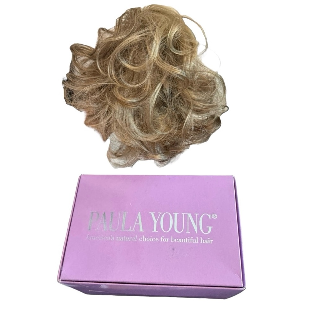 4/$40 Paula Young Hair Wavy Clip On‎
